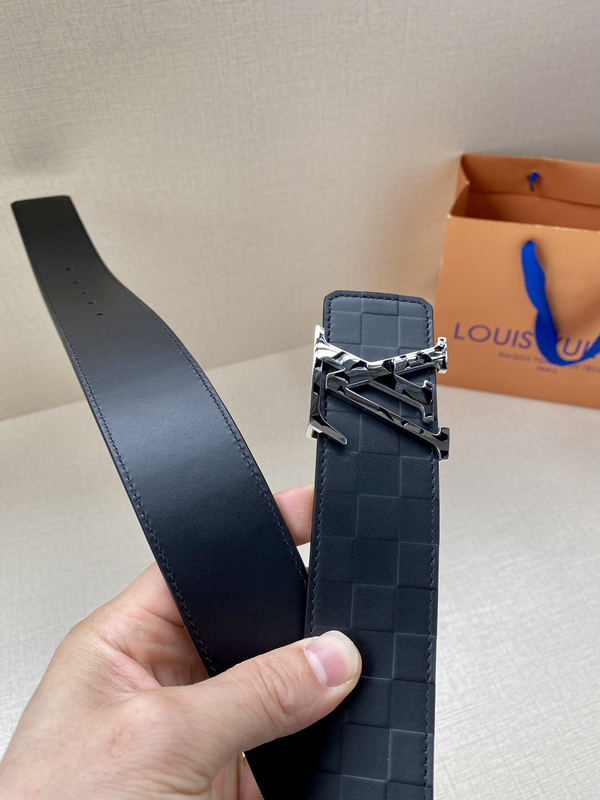 激安ルイヴィトンベルト背面デザイン